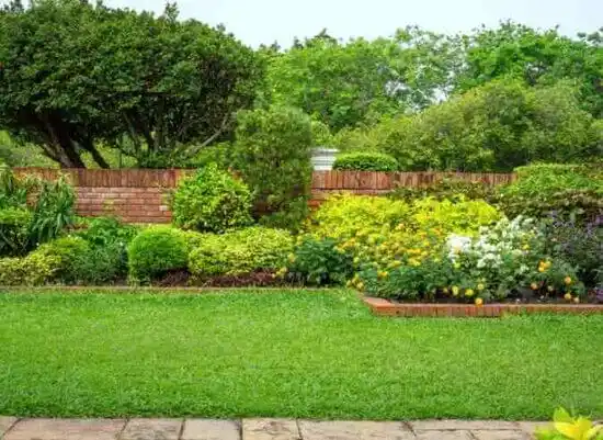 landscaping services East Bernstadt